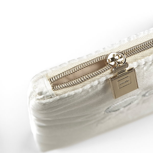 本日16時まで！7500円新品⭐︎CHANELノベルティ　ポーチ CHANEL - 新品正規品 シャネルノベルティポーチ3点セットの通販