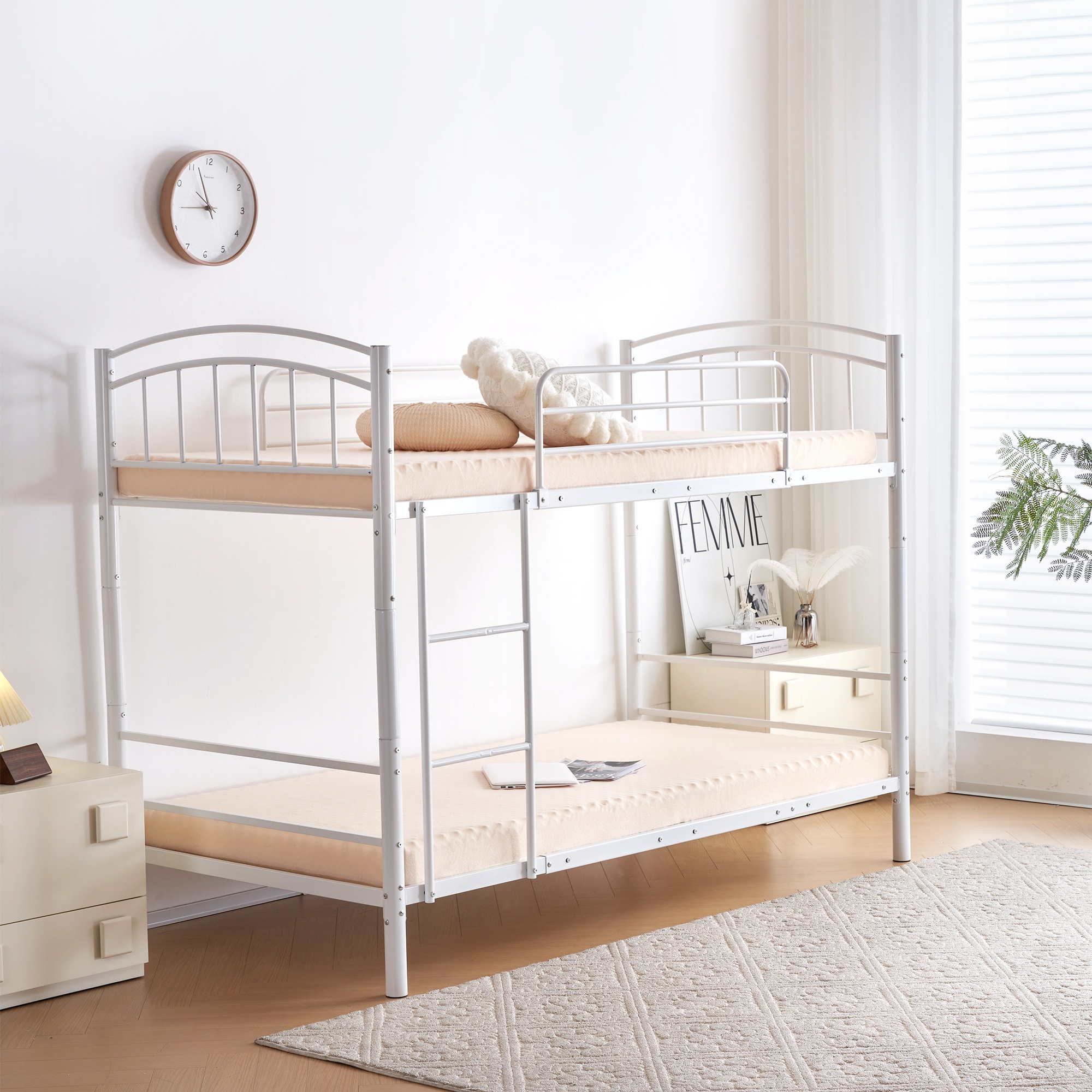 【大好評!最安値挑戦!】三段ベッドチール 耐震 ベッド シングル 分離可能 パイプベッド パイプ 金属製 頑丈 垂直はしご 業務用 社員寮 学生寮 China White 【大好評!最安値挑戦!】三段ベッドチール 耐震 ベッド シングル 分離可能 パイプベッド パイプ 金属製 頑丈 垂直はしご 業務用 社員寮 学生寮 China White