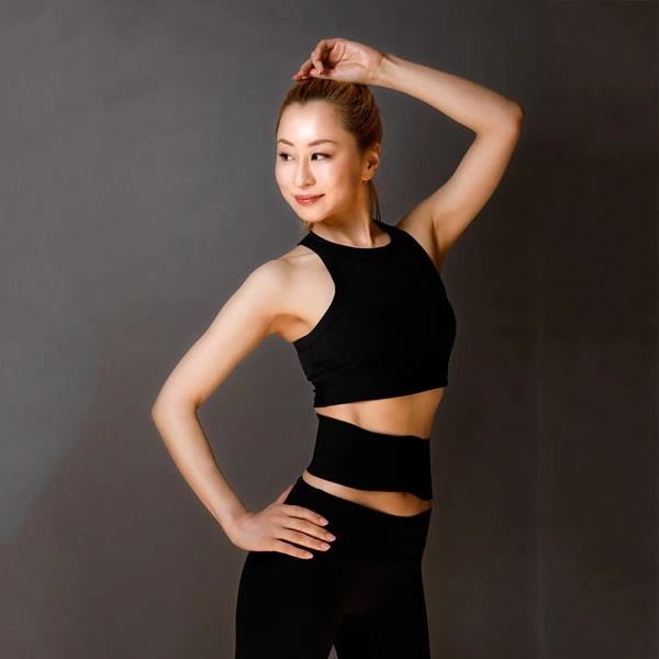 ヨガクリエイターaya監修 icoelle イコエル スピードシェイプ (全国一律送料無料) ベルト型EMS ウエスト 引き締め 美姿勢 体幹 シェイプベルト 筋肉 EMS 低周波