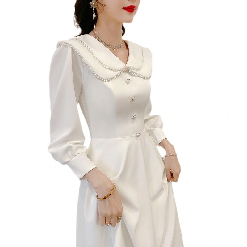 白い小さなドレスは2025年の女性のための宴会ドレスで通常着用できます 白い小さなドレスは2025年の女性のための宴会ドレスで通常着用できます