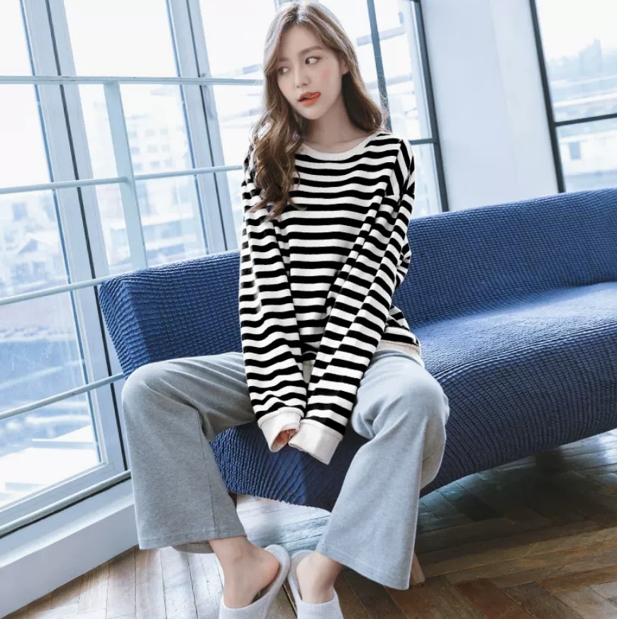 トップス デート Tシャツ カットソー ワイドパンツ 袖あり 長袖 かわいい 大人可愛い きれいめ シンプル カジュアル 大人 上品 おしゃれ お洒落 主役級 存在感 春 秋 10代 20代 30代