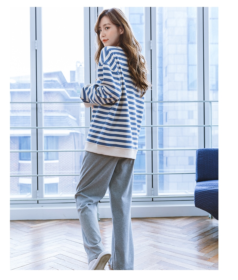 トップス デート Tシャツ カットソー ワイドパンツ 袖あり 長袖 かわいい 大人可愛い きれいめ シンプル カジュアル 大人 上品 おしゃれ お洒落 主役級 存在感 春 秋 10代 20代 30代