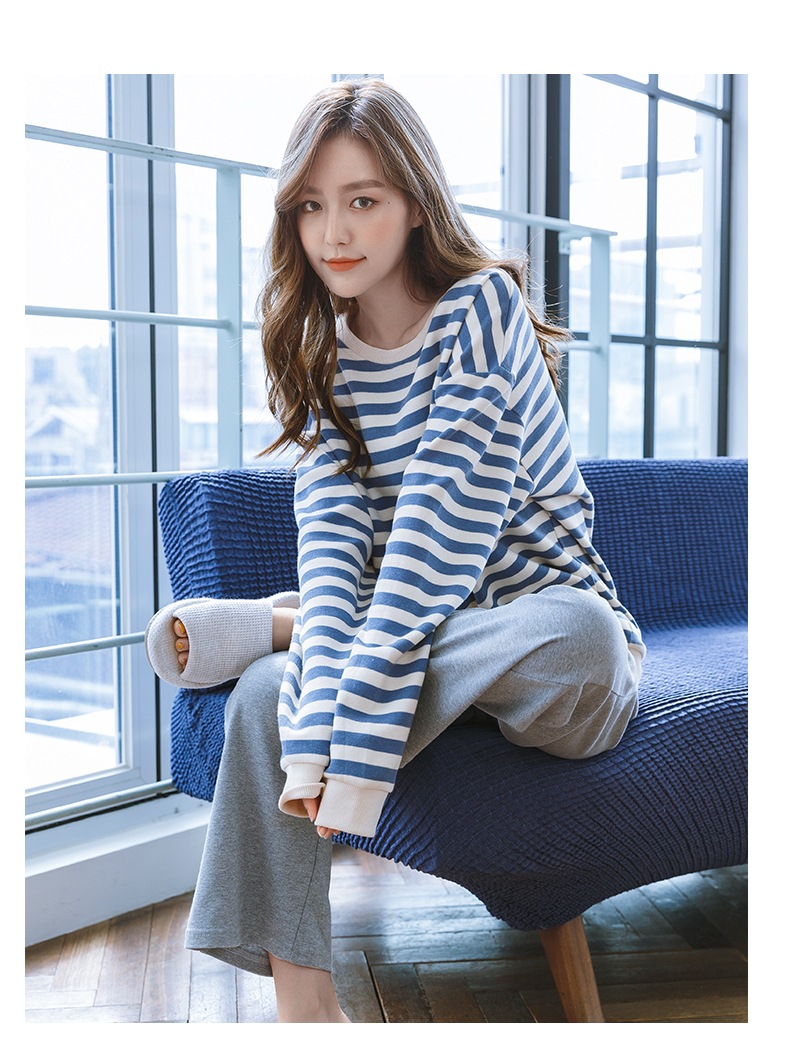 トップス デート Tシャツ カットソー ワイドパンツ 袖あり 長袖 かわいい 大人可愛い きれいめ シンプル カジュアル 大人 上品 おしゃれ お洒落 主役級 存在感 春 秋 10代 20代 30代