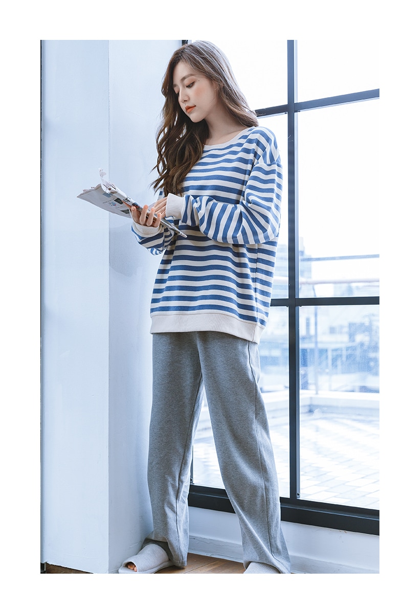 トップス デート Tシャツ カットソー ワイドパンツ 袖あり 長袖 かわいい 大人可愛い きれいめ シンプル カジュアル 大人 上品 おしゃれ お洒落 主役級 存在感 春 秋 10代 20代 30代