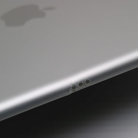 SIMフリー iPad7 第7世代 128GB シルバー 本体 92 SIMフリー iPad7 第7世代 128GB シルバー 本体 92