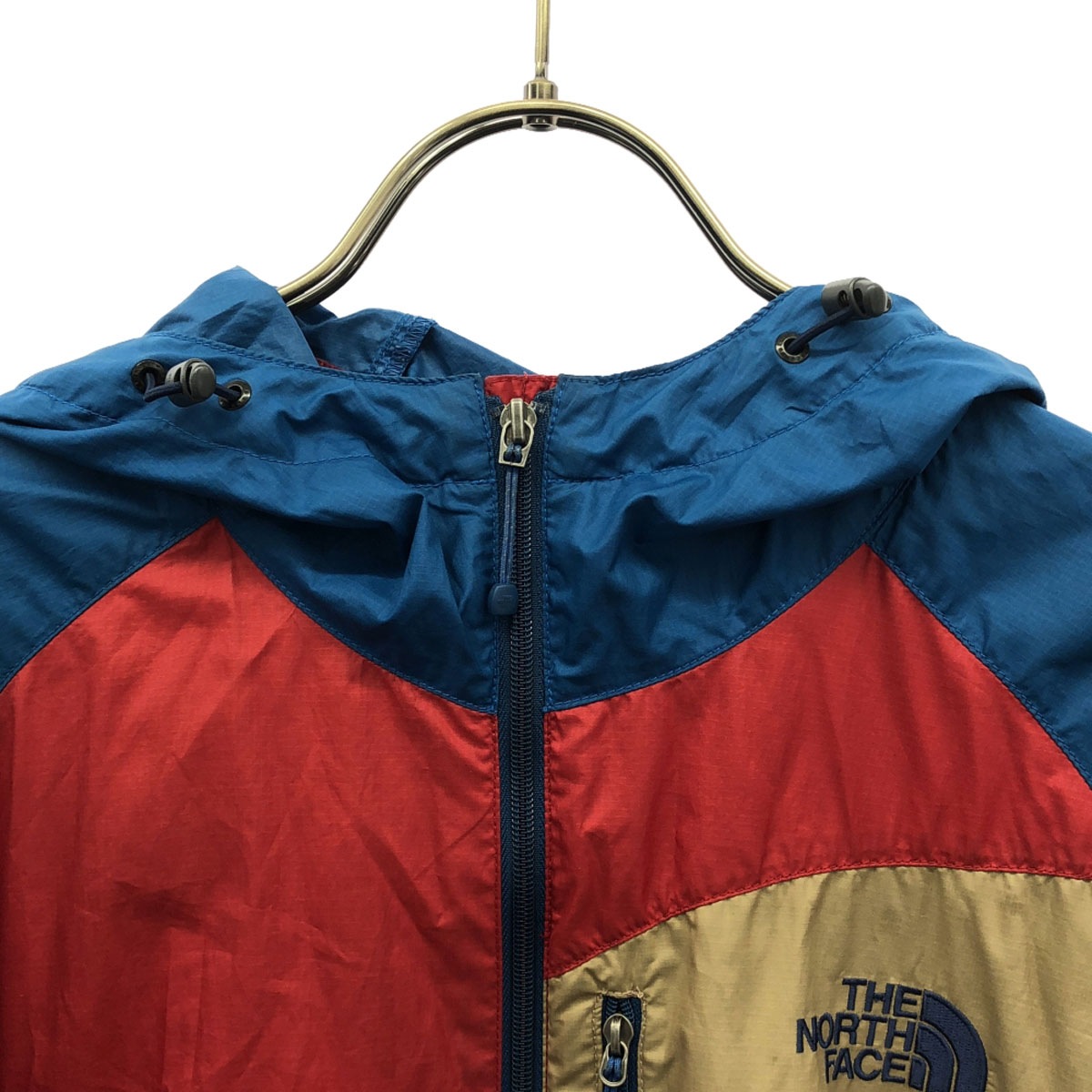 ロゴ刺繍 マウンテンパーカー M ネイビー×レッド アウトドア NP21229 メンズ 古着 ロゴ刺繍 マウンテンパーカー M ネイビー×レッド アウトドア NP21229 メンズ 古着