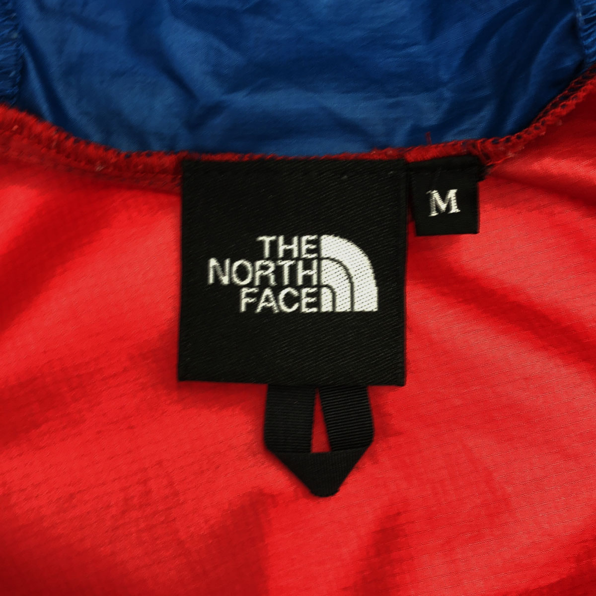 ロゴ刺繍 マウンテンパーカー M ネイビー×レッド アウトドア NP21229 メンズ 古着 ロゴ刺繍 マウンテンパーカー M ネイビー×レッド アウトドア NP21229 メンズ 古着