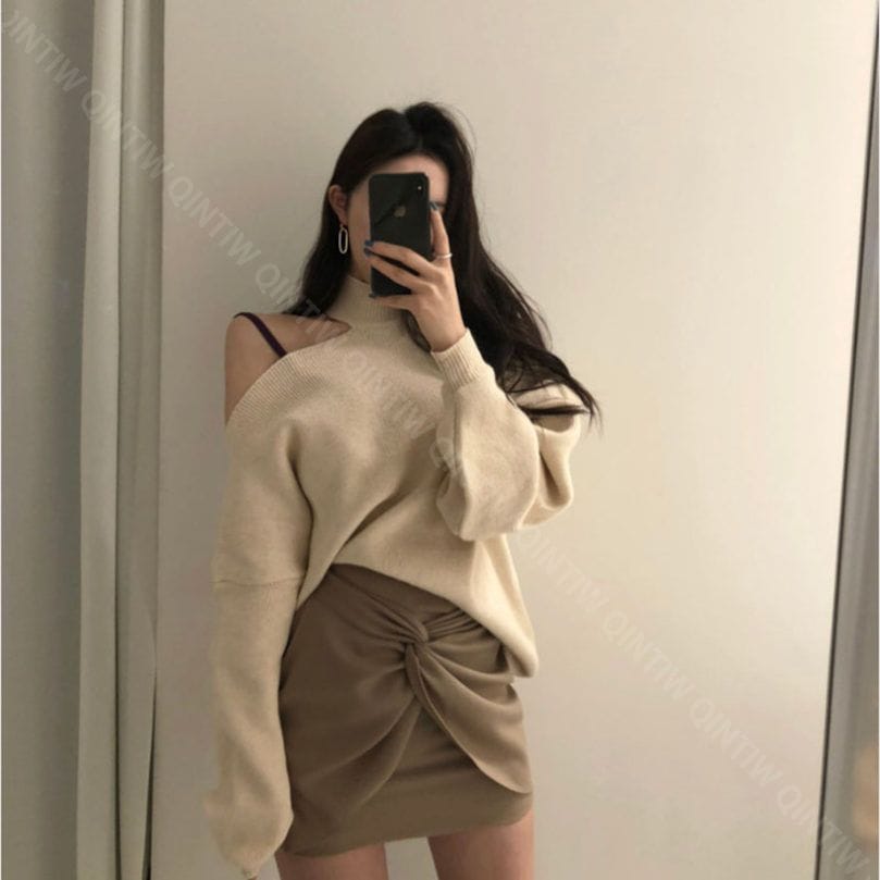 クーポン 肩出し 可愛い レディース ニット トップス セーター 長袖 ラウンドネック カジュアル チュニック おしゃれ かわいい シンプル 着痩せ 無地 秋 冬 春 ふんわり ニットセーター プルオ
