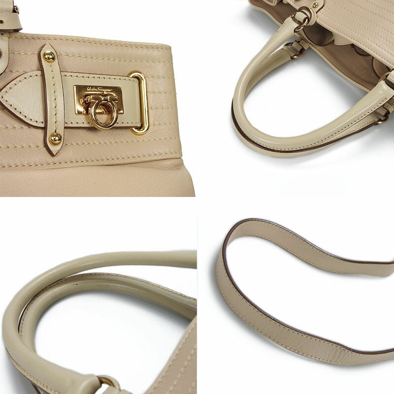 中古 サルヴァトーレフェラガモ Salvatore Ferragamo フェラガモ 2WAYハンドバッグ レザー ベージュ ショルダーバッグ ゴールド金具 ガンチーニ Hand Bag leathe 中古 サルヴァトーレフェラガモ Salvatore Ferragamo フェラガモ 2WAYハンドバッグ レザー ベージュ ショルダーバッグ ゴールド金具 ガンチーニ Hand Bag leathe