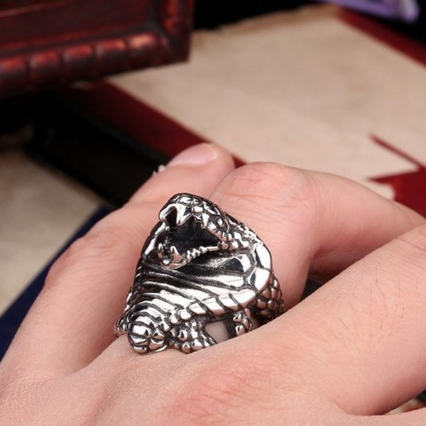 Qoo10] コブラ リング 指輪 メンズ ステンレス コブラ