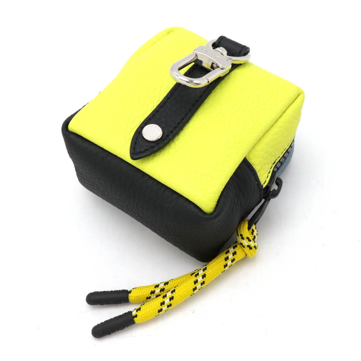 スクエアポーチ カラーブロックス 小物入れ キーホルダー バッグチャーム トリヨンレザー ブルーグレー M0073 スクエアポーチ カラーブロックス 小物入れ キーホルダー バッグチャーム トリヨンレザー ブルーグレー M0073