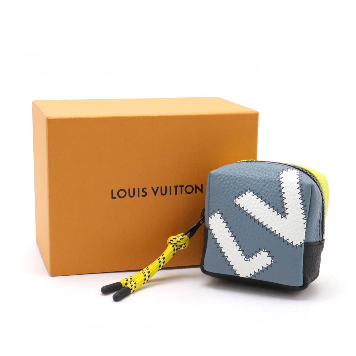 スクエアポーチ カラーブロックス 小物入れ キーホルダー バッグチャーム トリヨンレザー ブルーグレー M0073 スクエアポーチ カラーブロックス 小物入れ キーホルダー バッグチャーム トリヨンレザー ブルーグレー M0073