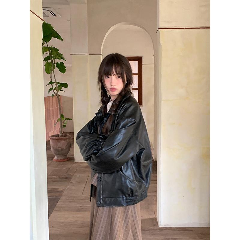 2023秋の新作カレー色ストライプ重ね着ベストハイウエストハーフスカート+甘レトロシャツ 2023秋の新作カレー色ストライプ重ね着ベストハイウエストハーフスカート+甘レトロシャツ