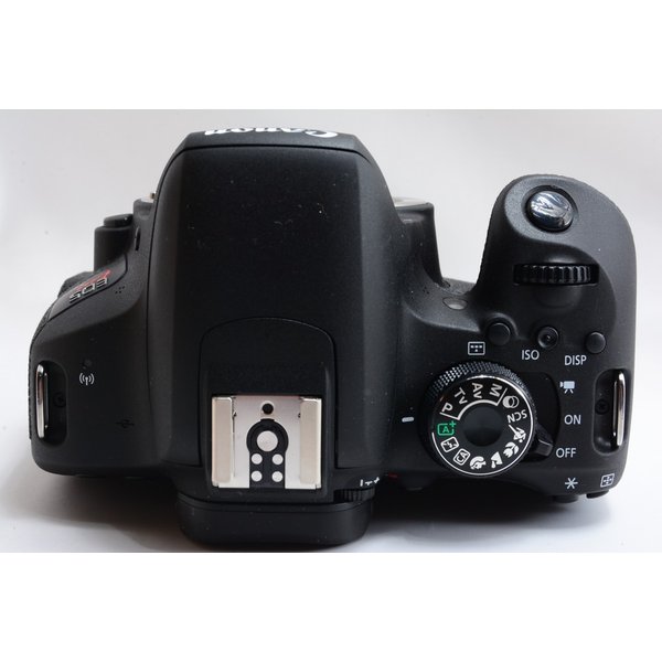 【中古】キヤノン Canon EOS Kiss X9i トリプルズームセット 美品 SDカード付き