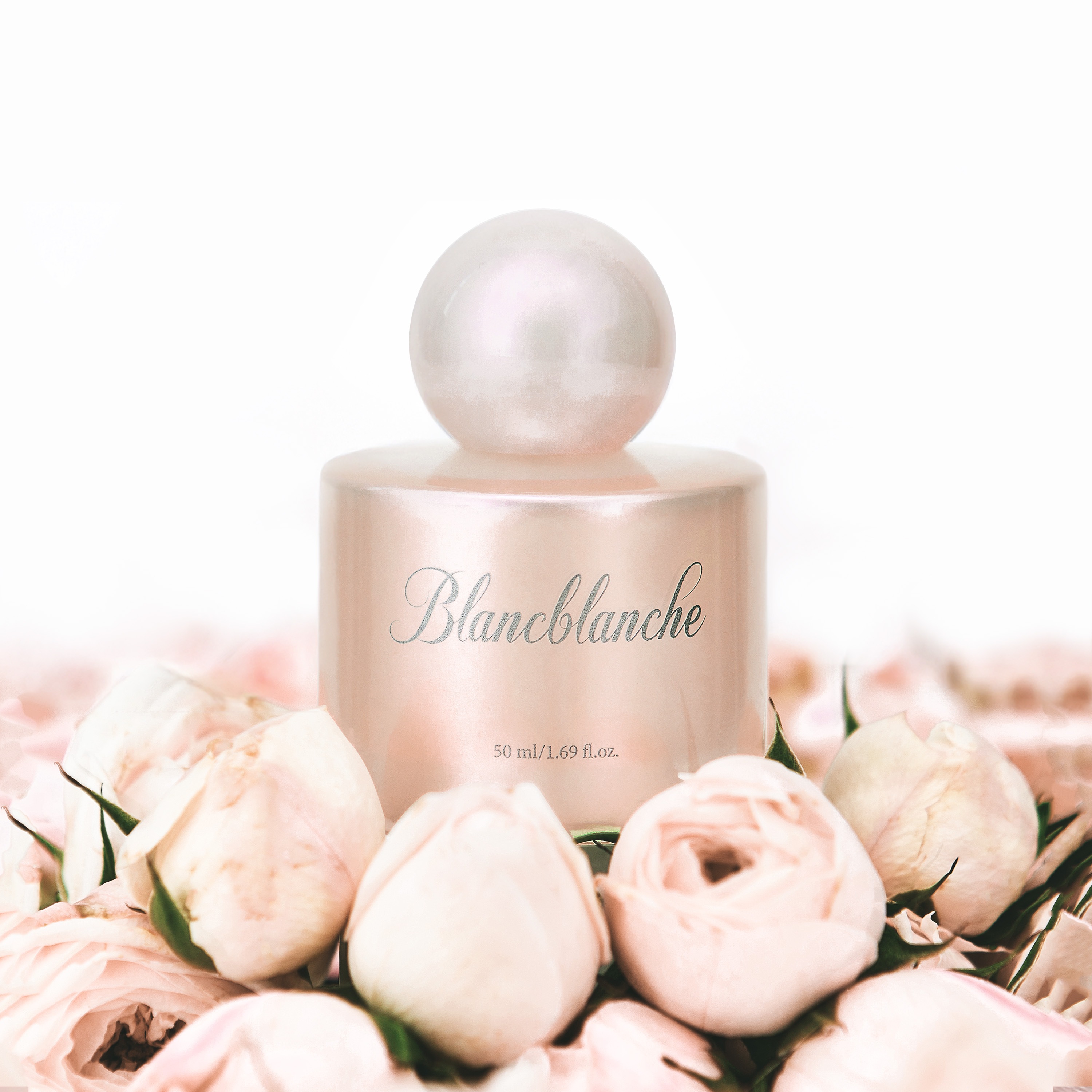 ザ・パフューム ブランブランシュ EDP 50ml / フローラルな香り / ホワイトローズ / ピンクペッパー / バイオレット / ピオニー(シャクヤク) / ブロンドウッド ザ・パフューム ブランブランシュ EDP 50ml / フローラルな香り / ホワイトローズ / ピンクペッパー / バイオレット / ピオニー(シャクヤク) / ブロンドウッド