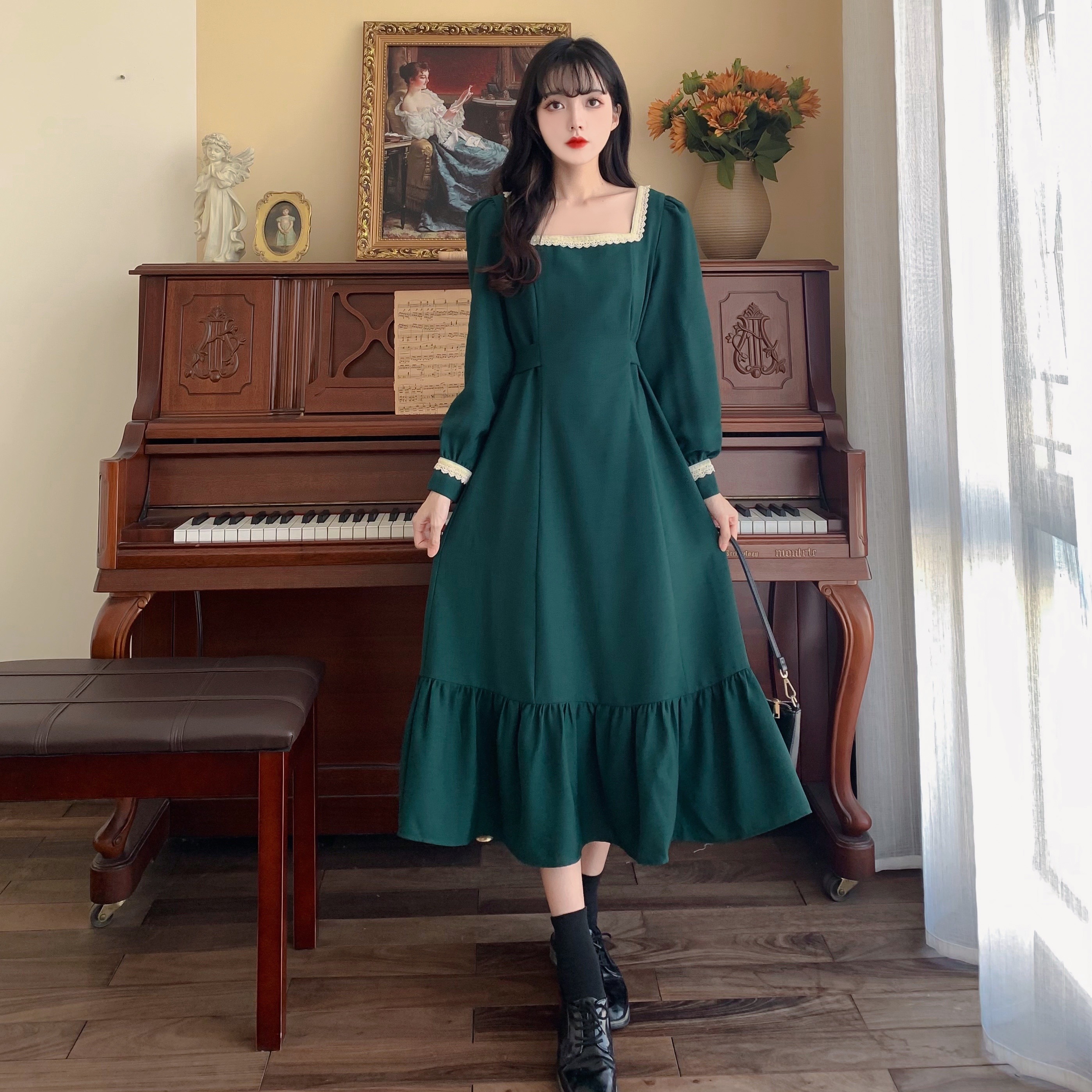 配色レーストリミング 胸元開き デコルテ見せ 裾ギャザー切替え ワンピース 膝下 ミモレ丈