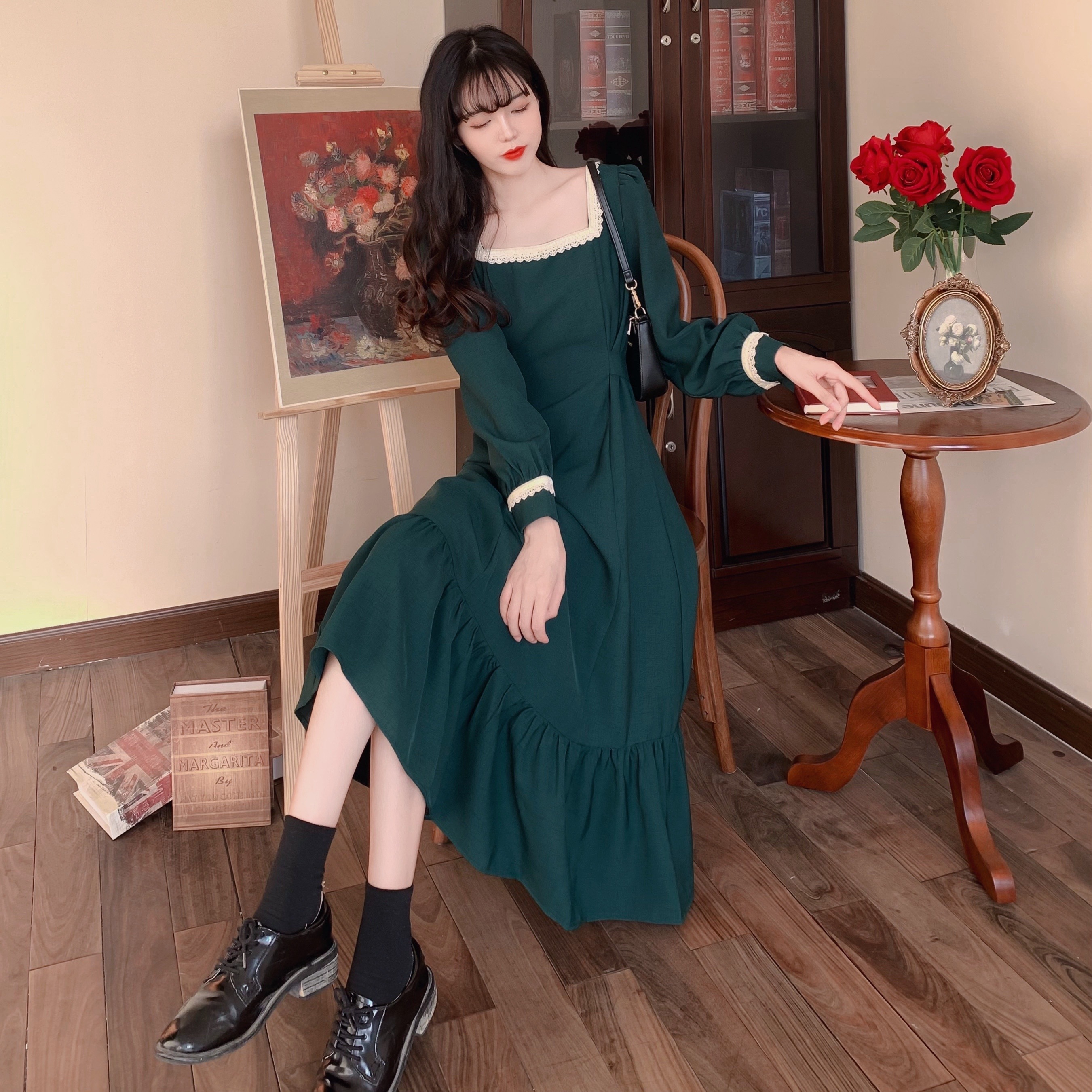 配色レーストリミング 胸元開き デコルテ見せ 裾ギャザー切替え ワンピース 膝下 ミモレ丈