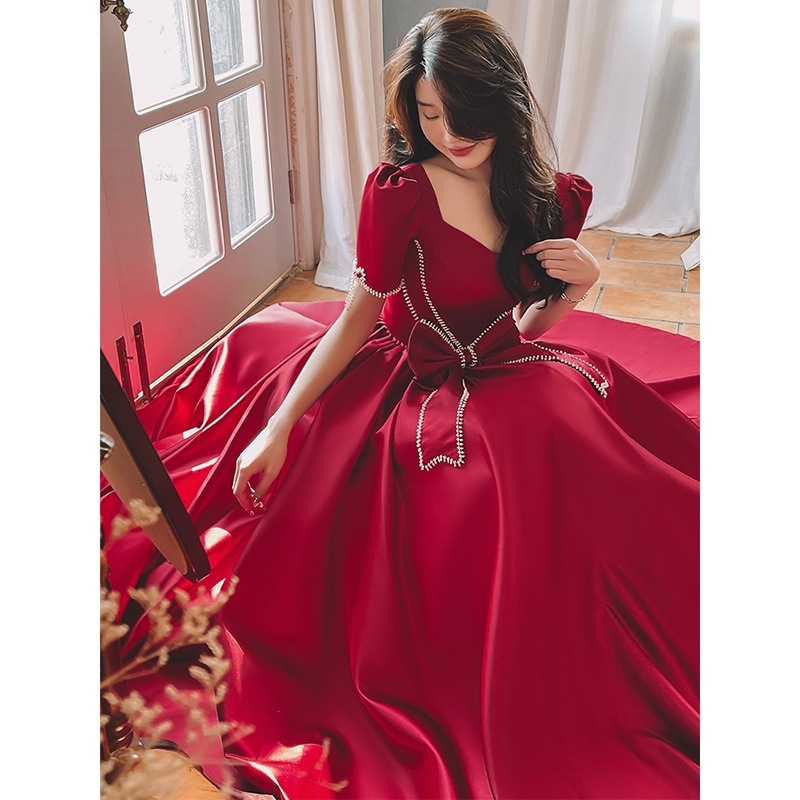 2024 ドレス トーストウェア花嫁 新しいサテンレッドハイエンドの雰囲気ハイエンド婚約結婚式のイブニングドレス女性夏 2024 ドレス トーストウェア花嫁 新しいサテンレッドハイエンドの雰囲気ハイエンド婚約結婚式のイブニングドレス女性夏