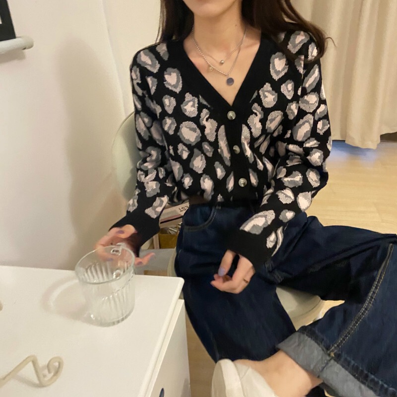 ヒョウ柄カーディガン ブラック ブラウン トップス ニットソー セーター スリム 細身 ストレート