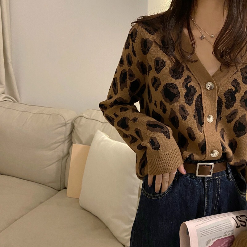 ヒョウ柄カーディガン ブラック ブラウン トップス ニットソー セーター スリム 細身 ストレート