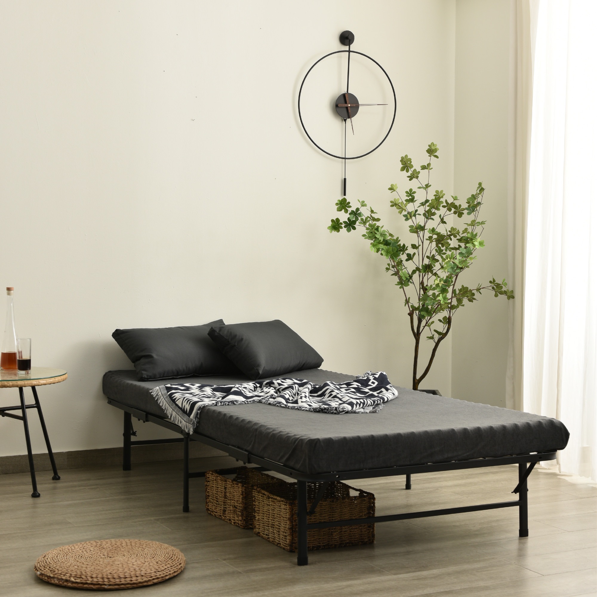 国内発送!パイプベッド 折りたたみベッド シングル 組立簡単 ベッド 下収納 シングルベッド 収納 ベッドフレーム コンパクト 耐荷重200kg 送料無料 ベッド 折畳ベッド 省スペース 一人暮らし 国内発送!パイプベッド 折りたたみベッド シングル 組立簡単 ベッド 下収納 シングルベッド 収納 ベッドフレーム コンパクト 耐荷重200kg 送料無料 ベッド 折畳ベッド 省スペース 一人暮らし