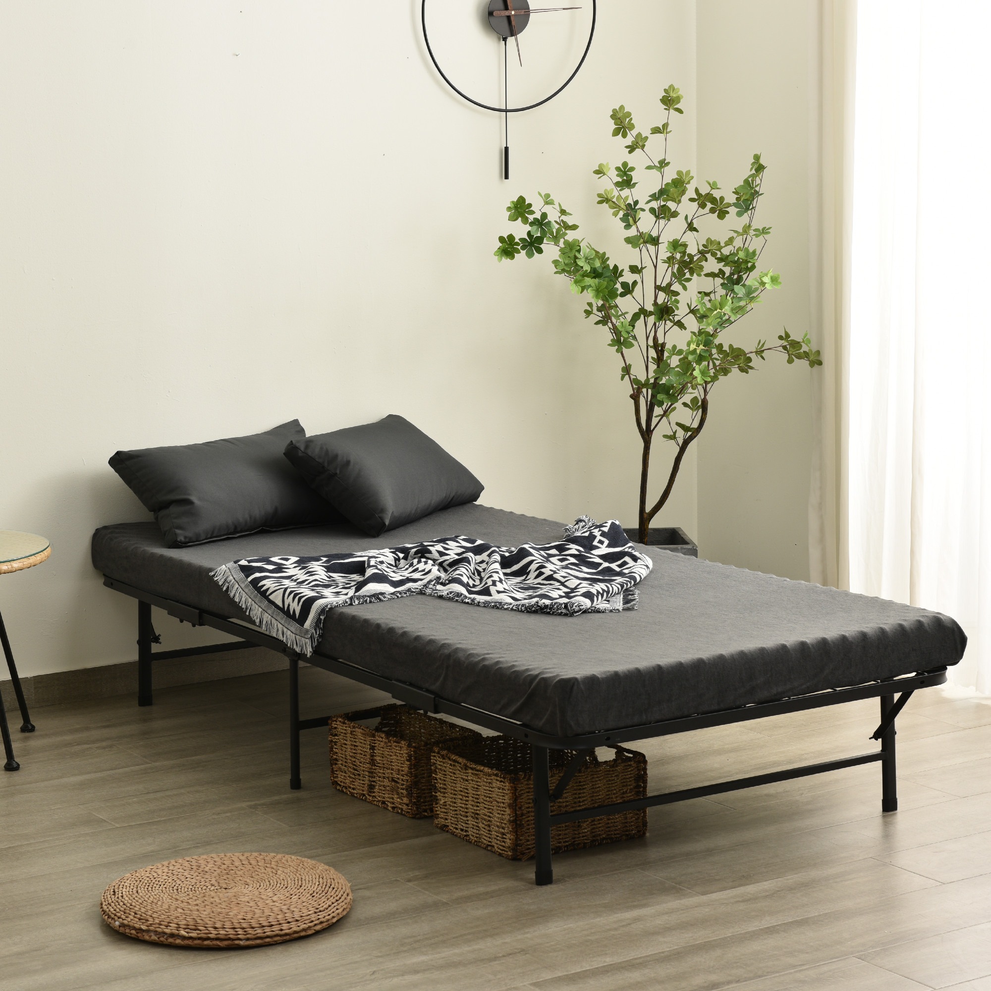 国内発送!パイプベッド 折りたたみベッド シングル 組立簡単 ベッド 下収納 シングルベッド 収納 ベッドフレーム コンパクト 耐荷重200kg 送料無料 ベッド 折畳ベッド 省スペース 一人暮らし 国内発送!パイプベッド 折りたたみベッド シングル 組立簡単 ベッド 下収納 シングルベッド 収納 ベッドフレーム コンパクト 耐荷重200kg 送料無料 ベッド 折畳ベッド 省スペース 一人暮らし