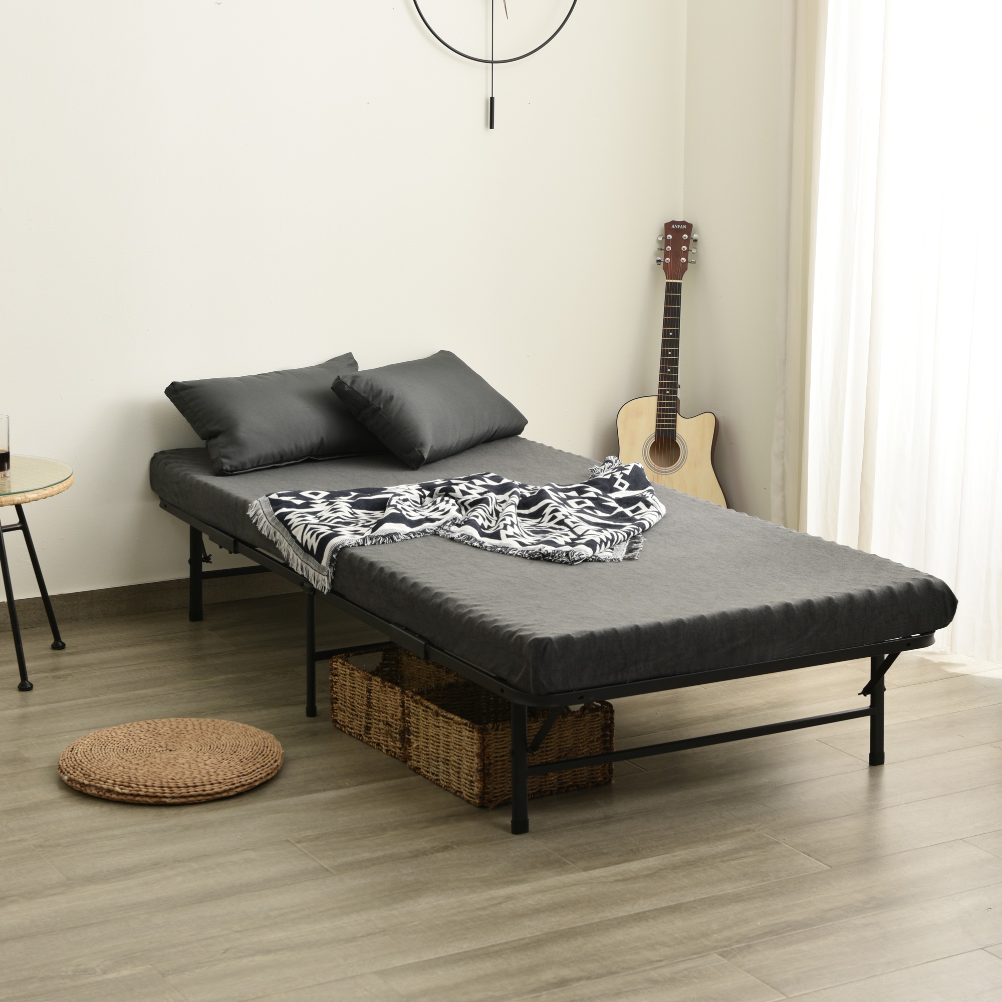 国内発送!パイプベッド 折りたたみベッド シングル 組立簡単 ベッド 下収納 シングルベッド 収納 ベッドフレーム コンパクト 耐荷重200kg 送料無料 ベッド 折畳ベッド 省スペース 一人暮らし 国内発送!パイプベッド 折りたたみベッド シングル 組立簡単 ベッド 下収納 シングルベッド 収納 ベッドフレーム コンパクト 耐荷重200kg 送料無料 ベッド 折畳ベッド 省スペース 一人暮らし