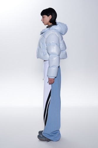 NERDY 公式正規品 womans デタッチャブルスリーブ グロッシー ダウンジャケット Sky Blue 韓国ファッション NERDY 公式正規品 womans デタッチャブルスリーブ グロッシー ダウンジャケット Sky Blue 韓国ファッション