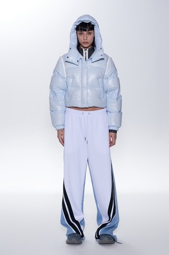 NERDY 公式正規品 womans デタッチャブルスリーブ グロッシー ダウンジャケット Sky Blue 韓国ファッション NERDY 公式正規品 womans デタッチャブルスリーブ グロッシー ダウンジャケット Sky Blue 韓国ファッション