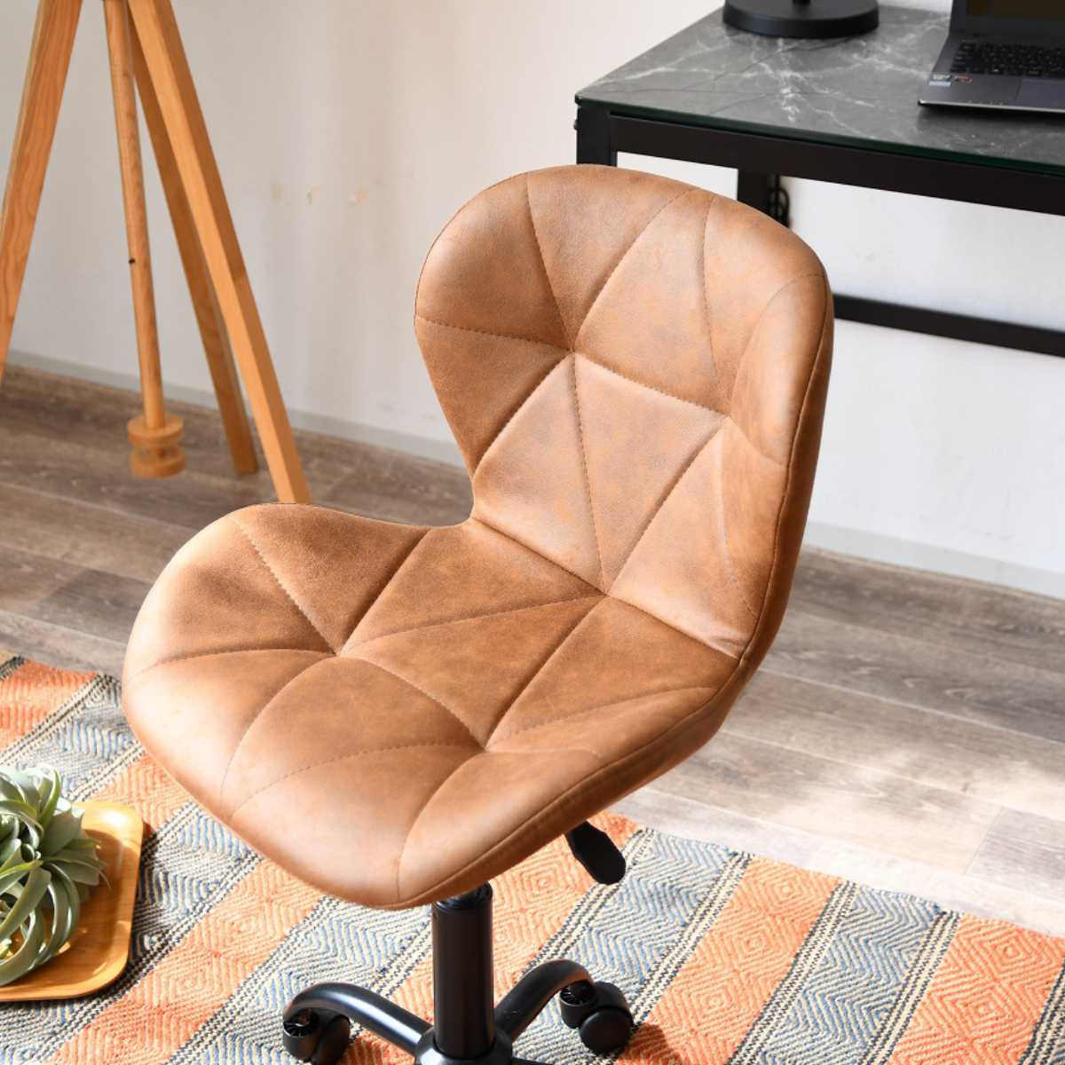 デスクチェア 座面高42.5ー55.5cm エッセイ キャスター付き パソコン チェア 椅子 オフィスチェア 回転 高さ調節 レザー調 おしゃれ オフィス 昇降式 PC ワークチェア デスクチェア 座面高42.5ー55.5cm エッセイ キャスター付き パソコン チェア 椅子 オフィスチェア 回転 高さ調節 レザー調 おしゃれ オフィス 昇降式 PC ワークチェア