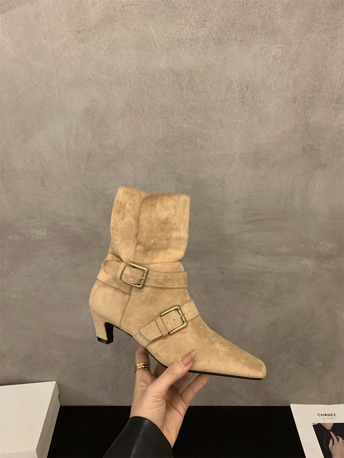 厚いかかとレトロウエスタンデニムブーツスエードマーティンブーツレディースシューズ2024新しい春と秋のシングルブーツ薄い短いブーツ