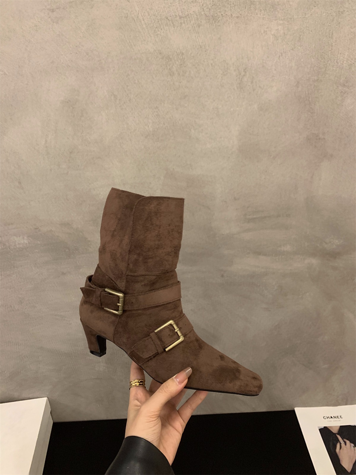 厚いかかとレトロウエスタンデニムブーツスエードマーティンブーツレディースシューズ2024新しい春と秋のシングルブーツ薄い短いブーツ