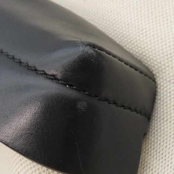 バレンシアガ BALENCIAGA リュック・デイパック バックパック キャンバス レザー ホワイト×ブラック シルバー金具 リュックサック 白 黒 【保存袋】【中古】 バレンシアガ BALENCIAGA リュック・デイパック バックパック キャンバス レザー ホワイト×ブラック シルバー金具 リュックサック 白 黒 【保存袋】【中古】