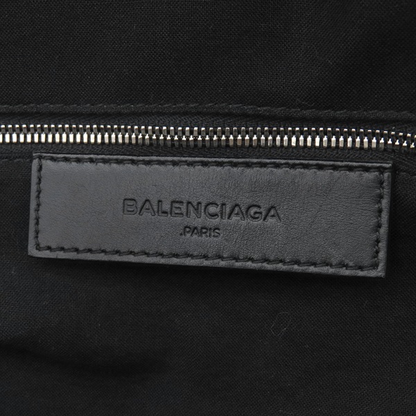 バレンシアガ BALENCIAGA リュック・デイパック バックパック キャンバス レザー ホワイト×ブラック シルバー金具 リュックサック 白 黒 【保存袋】【中古】 バレンシアガ BALENCIAGA リュック・デイパック バックパック キャンバス レザー ホワイト×ブラック シルバー金具 リュックサック 白 黒 【保存袋】【中古】