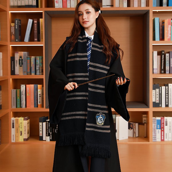 ハリー・ポッター グリフィンドール ローブとスカーフ 魔法ワールド（Wizarding World）」のオフィシャル商品が揃う