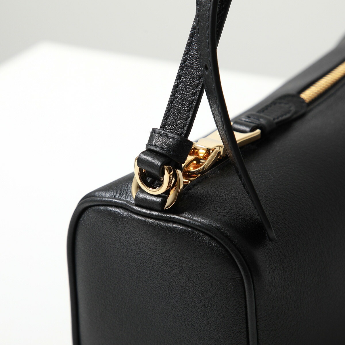 PRADA プラダ ハンドバッグ 1BC239 2CYS レディース レザー ポーチ ショルダーバッグ トライアングルロゴ 鞄 F0002/NERO 1BC239_2CYS_F0002_V_OVO PRADA プラダ ハンドバッグ 1BC239 2CYS レディース レザー ポーチ ショルダーバッグ トライアングルロゴ 鞄 F0002/NERO 1BC239_2CYS_F0002_V_OVO