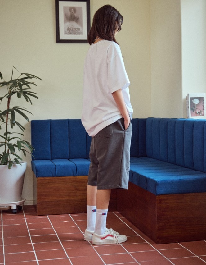 バミューダ スター ピグメント スウェットショーツ スモークブラック　UNISEX