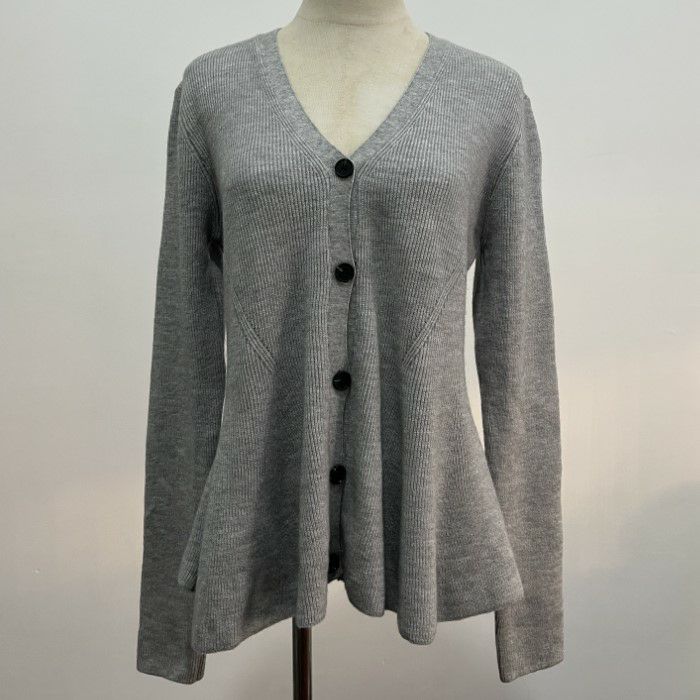 AW 新作 2color ペプラムシルエット フロントボタン ニットカーディガン