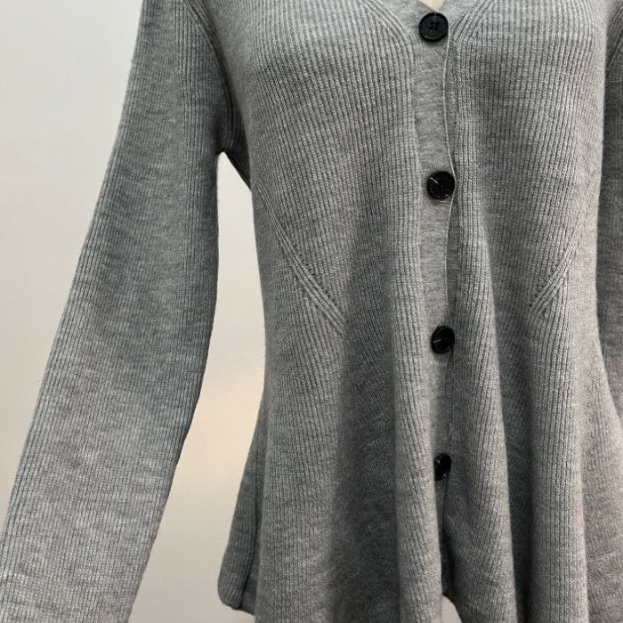 AW 新作 2color ペプラムシルエット フロントボタン ニットカーディガン