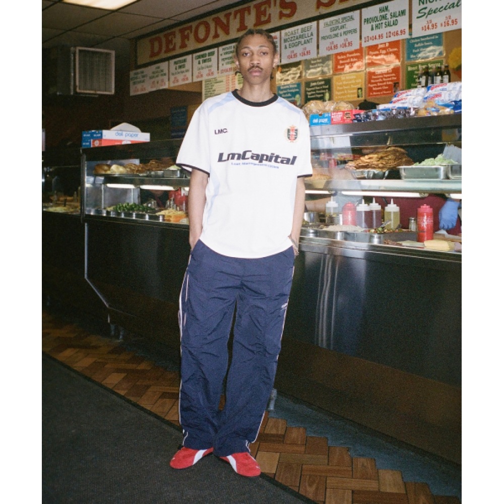 LMC キャピタルサッカージャージー T シャツホワイト LMC キャピタルサッカージャージー T シャツホワイト