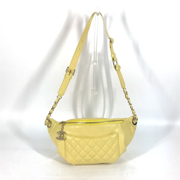 Qoo10] CHANEL ボディバッグ A57832 CC ココマ