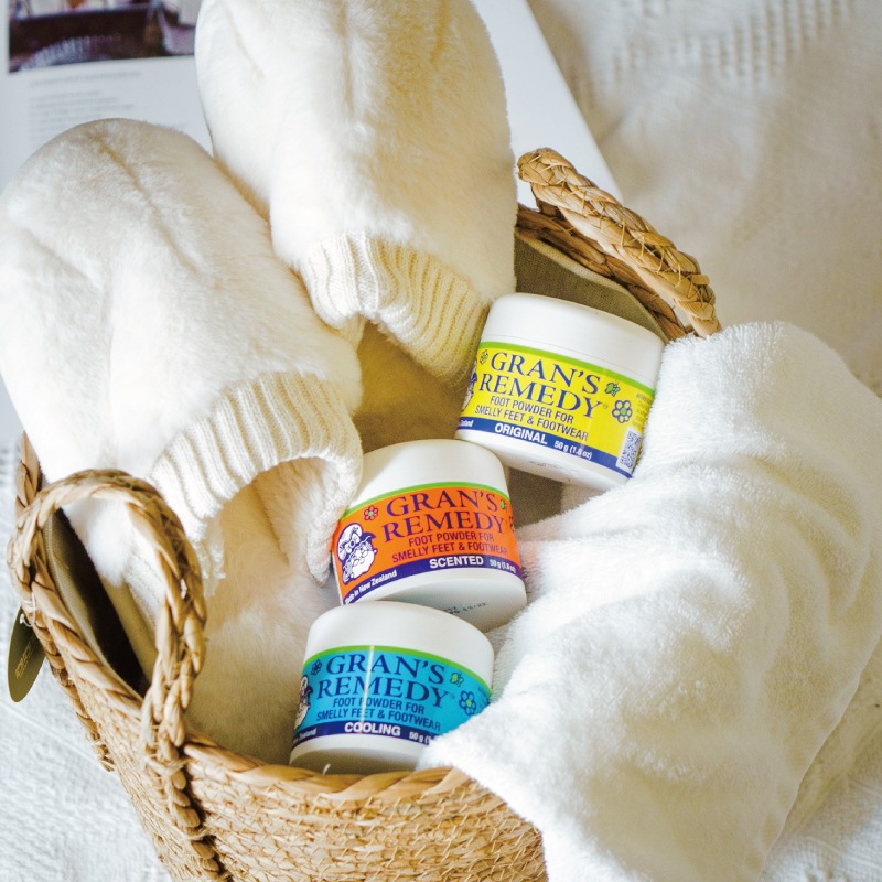 【3個セット】グランズレメディ 50g QRコード付 レギュラー無香料 消臭粉 専用スプーン 並行輸入品 靴 足 臭い 洗えないもの 除菌 消臭 悪臭 運動 汗 長靴 ブーツ ス