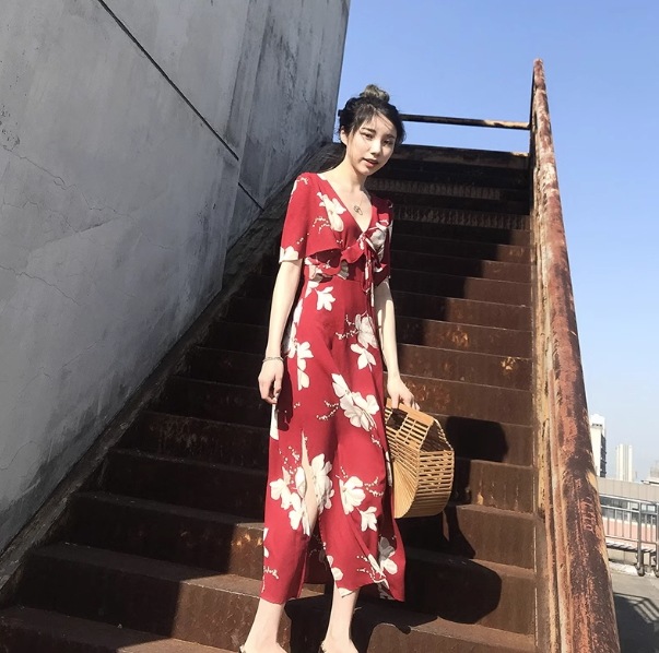 ワンピース ロング丈 半袖 Vネック 背中見せ デザイン 美ライン ラッフル フリル リボン 軽やか カラバリ スタイルアップ ドラマチック かわいい 大人可愛い きれいめ シンプル カジュアル 大人 ワンピース ロング丈 半袖 Vネック 背中見せ デザイン 美ライン ラッフル フリル リボン 軽やか カラバリ スタイルアップ ドラマチック かわいい 大人可愛い きれいめ シンプル カジュアル 大人