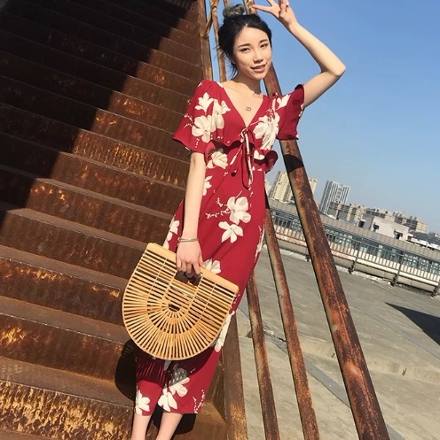 ワンピース ロング丈 半袖 Vネック 背中見せ デザイン 美ライン ラッフル フリル リボン 軽やか カラバリ スタイルアップ ドラマチック かわいい 大人可愛い きれいめ シンプル カジュアル 大人 ワンピース ロング丈 半袖 Vネック 背中見せ デザイン 美ライン ラッフル フリル リボン 軽やか カラバリ スタイルアップ ドラマチック かわいい 大人可愛い きれいめ シンプル カジュアル 大人