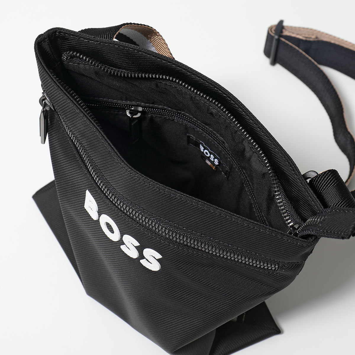 HUGO BOSS ヒューゴボス ショルダーバッグ Catch 3 Envelope L 50511930 10249707 メンズ エンベロープバッグ シグネチャーストライプ ロゴ 001