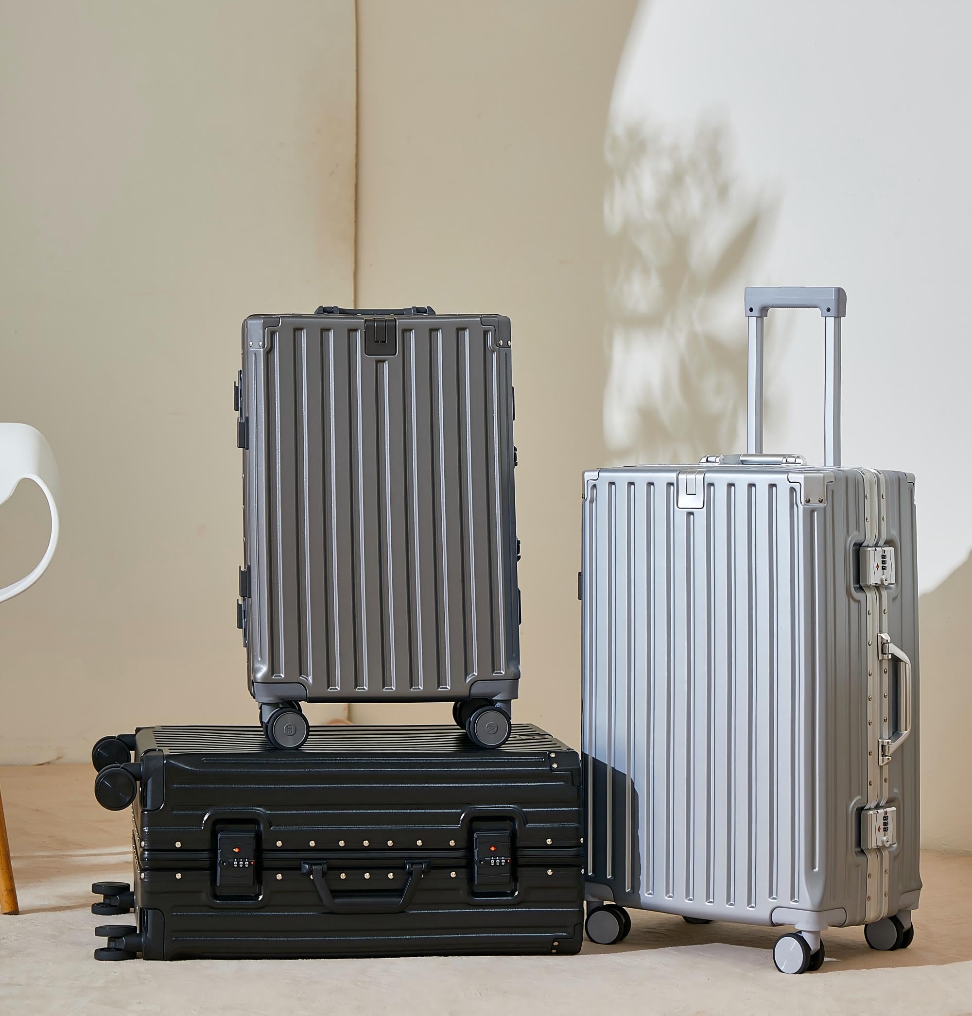 [Yuweijie] スーツケース アルミフレームタイプ キャリーケース 機内持込可 シルバー s/m/l/xlサイズ 3泊4日 55l 多機能 バッグかけフック付き キャリーバッグ カップホルダー付