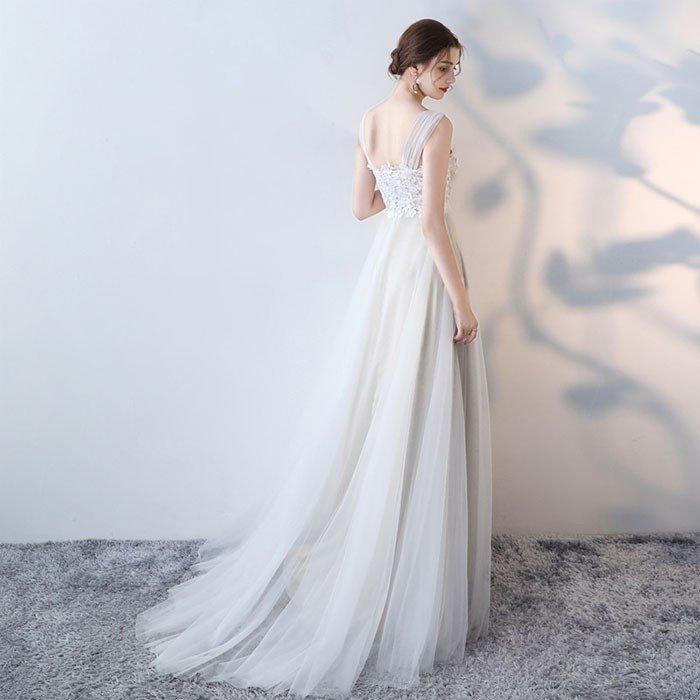 パーティードレス ウエディングドレス 二次会 花嫁 Aライン 白 ロングドレス チュール結婚式 演奏