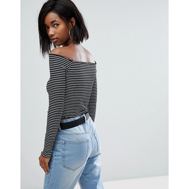 プリティリトルシング レディース トップス【PrettyLittleThing Frill Edge Stripe Bardot Top】Black & white プリティリトルシング レディース トップス【PrettyLittleThing Frill Edge Stripe Bardot Top】Black & white