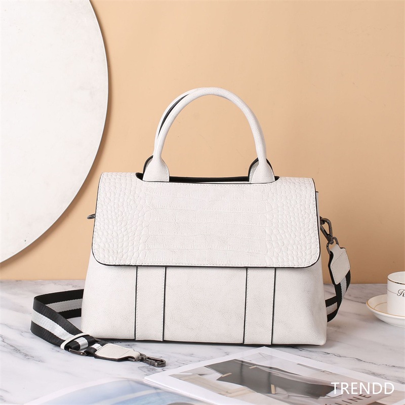 【即納 品質保証】本革 韓国 バケツバッグ ショルダーバッグ レディース 2wayバッグ 斜めがけバッグ トートバ ッグ 大容量 バッグ 通勤 肩ベルト調節可能 カバン バック 斜め掛け 母の日 【即納 品質保証】本革 韓国 バケツバッグ ショルダーバッグ レディース 2wayバッグ 斜めがけバッグ トートバ ッグ 大容量 バッグ 通勤 肩ベルト調節可能 カバン バック 斜め掛け 母の日