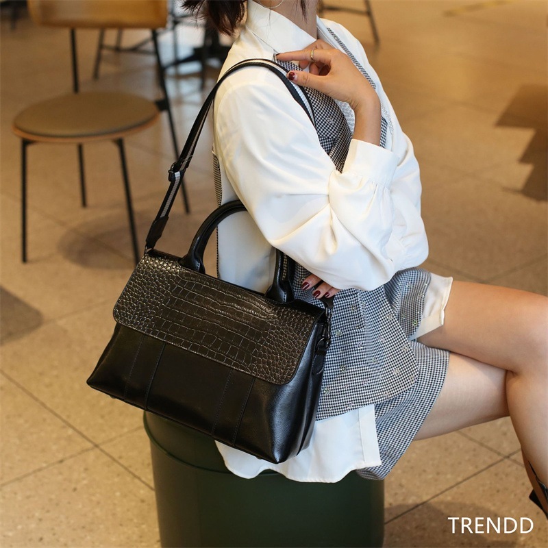 【即納 品質保証】本革 韓国 バケツバッグ ショルダーバッグ レディース 2wayバッグ 斜めがけバッグ トートバ ッグ 大容量 バッグ 通勤 肩ベルト調節可能 カバン バック 斜め掛け 母の日 【即納 品質保証】本革 韓国 バケツバッグ ショルダーバッグ レディース 2wayバッグ 斜めがけバッグ トートバ ッグ 大容量 バッグ 通勤 肩ベルト調節可能 カバン バック 斜め掛け 母の日